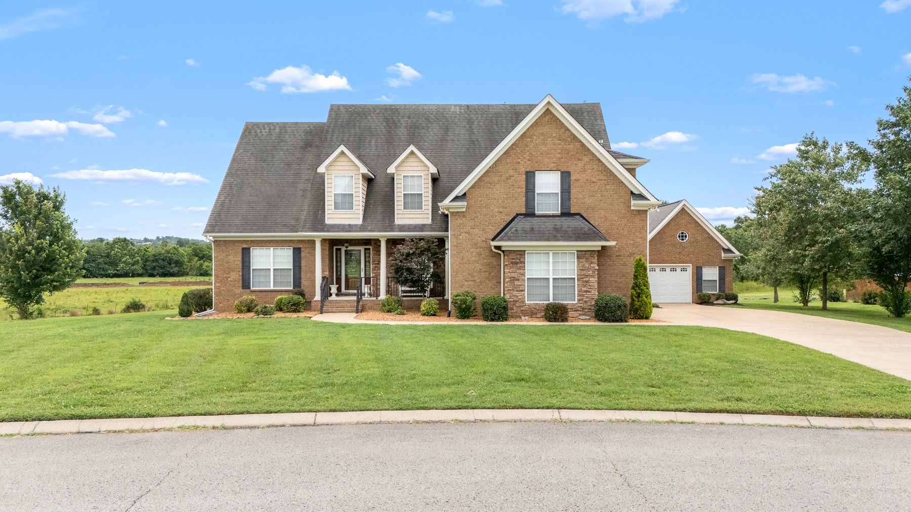 Image for 120 North Point Circle N, Shelbyville