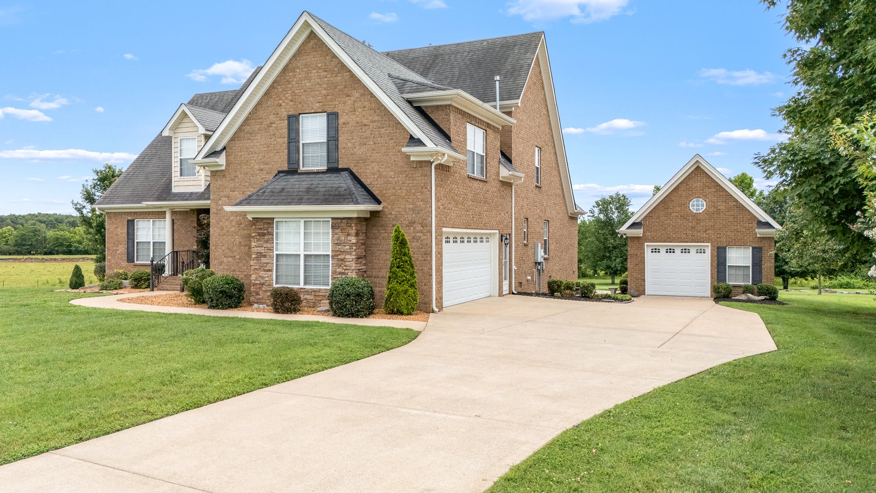 Image for 120 North Point Circle N, Shelbyville