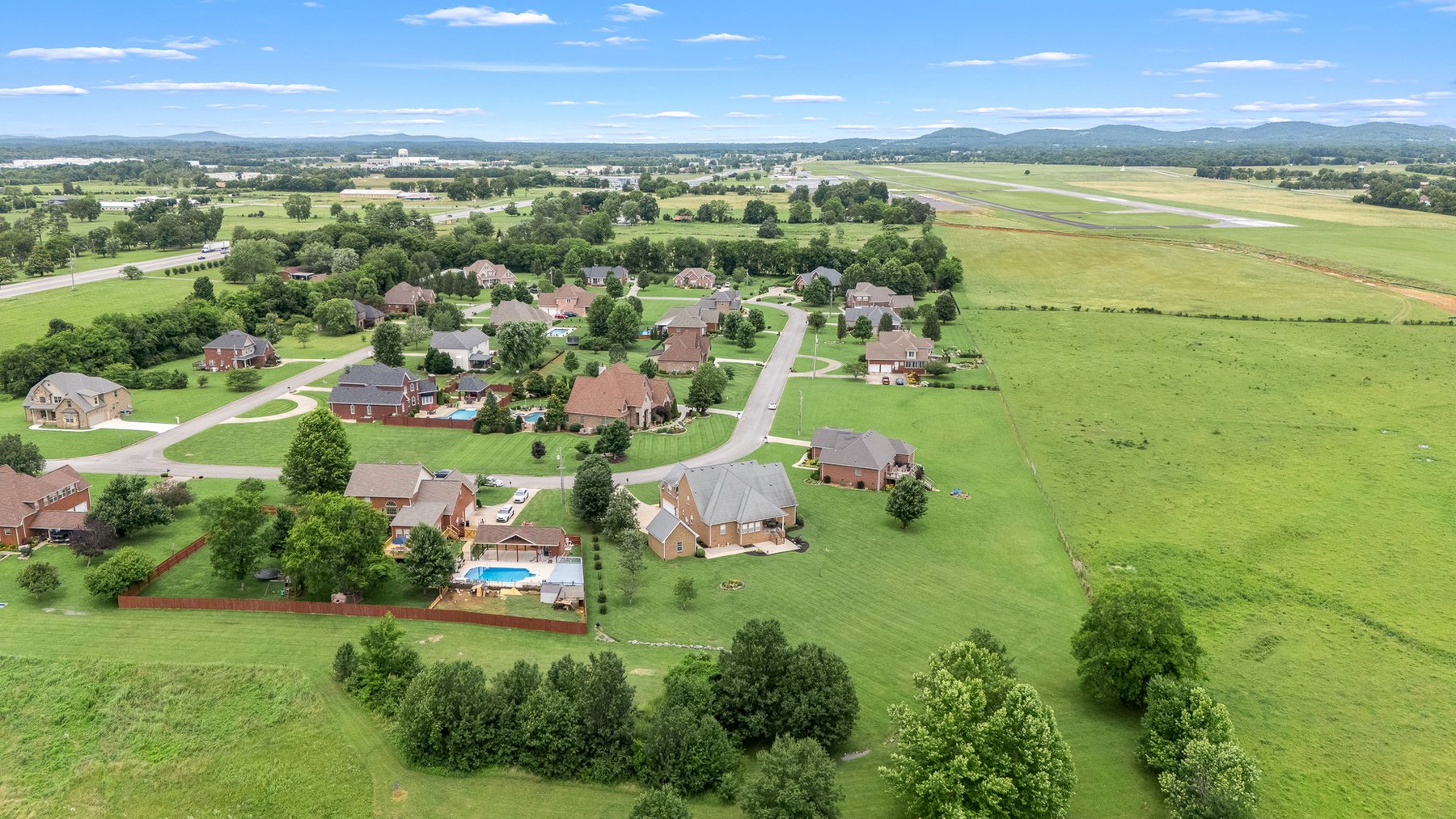 Image for 120 North Point Circle N, Shelbyville