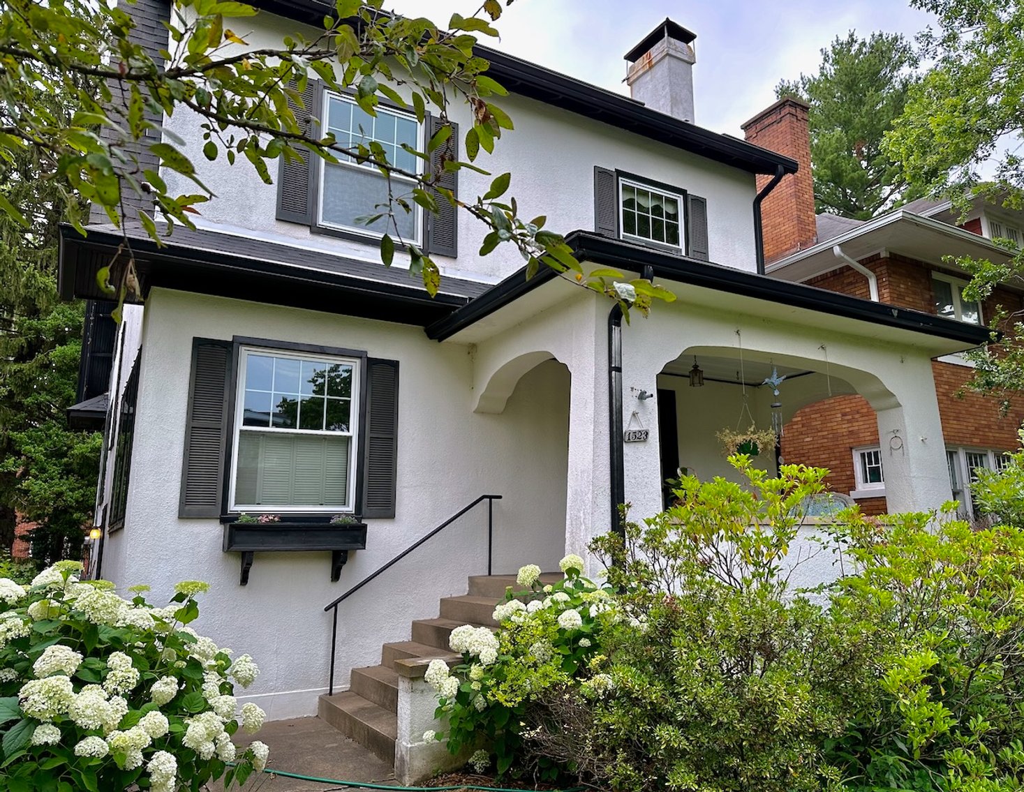 Image for Downsizing Auction in The Highlands