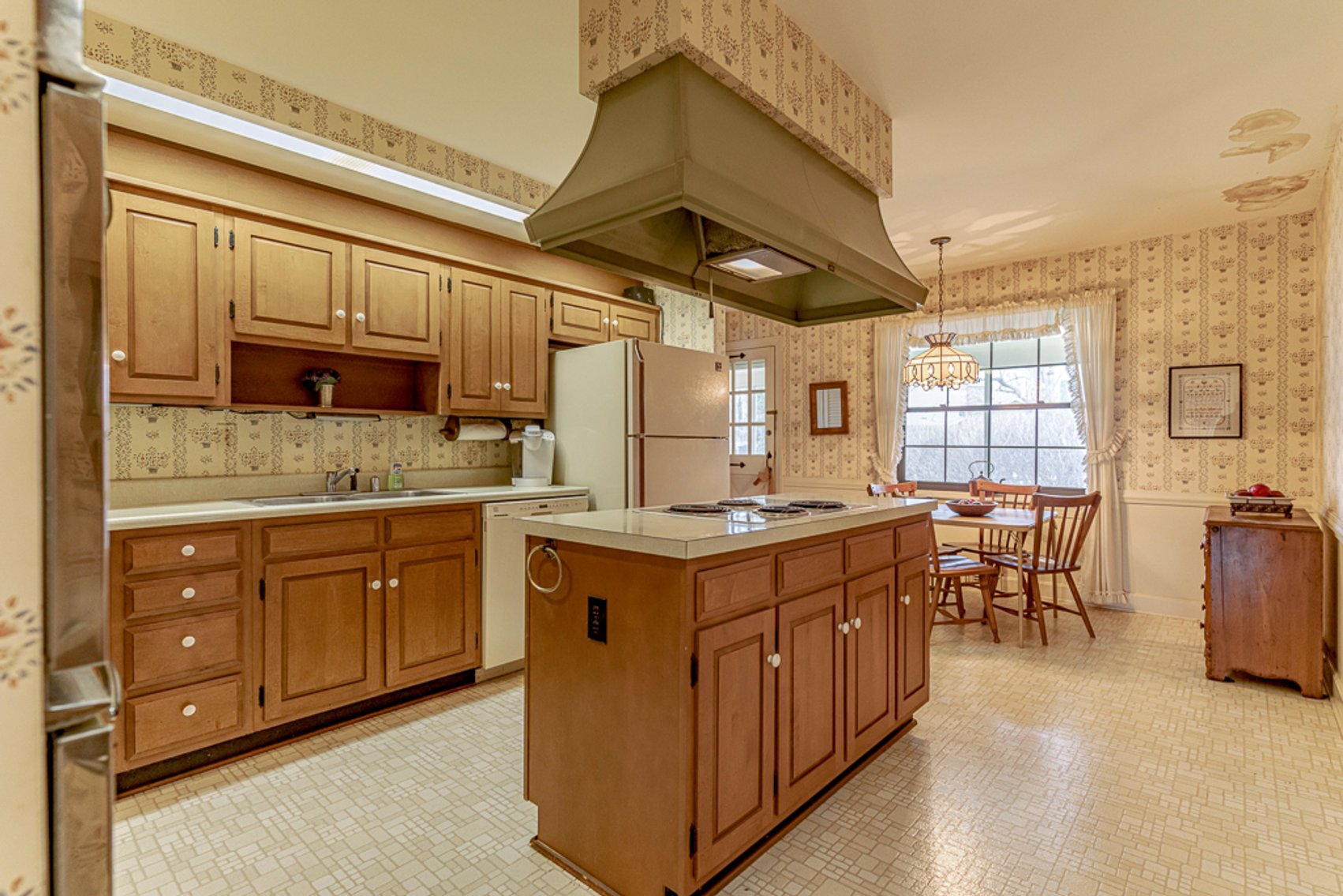 Image for Absolute Estate Auction in The City of Hurstbourne - Real Estate