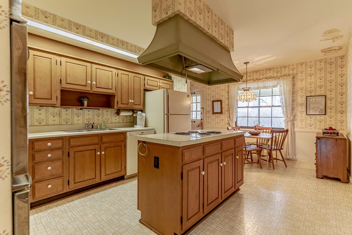 Image for Absolute Estate Auction in The City of Hurstbourne - Real Estate