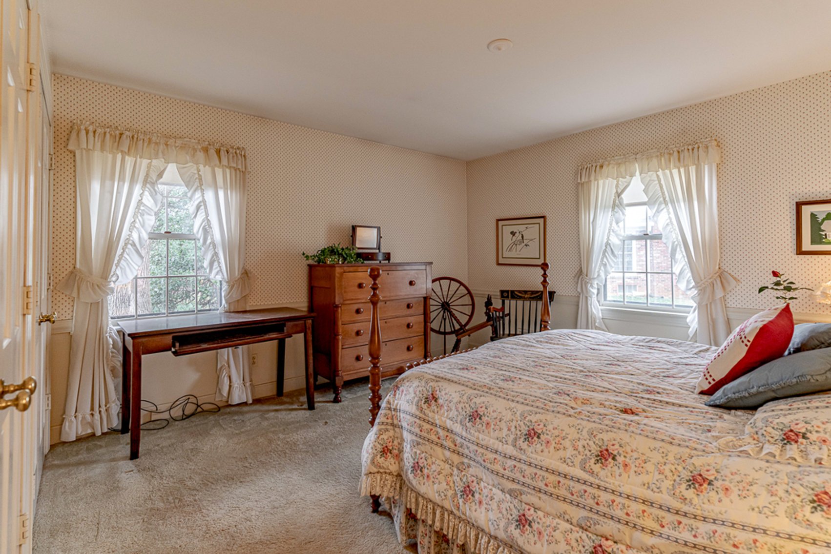 Image for Absolute Estate Auction in The City of Hurstbourne - Real Estate