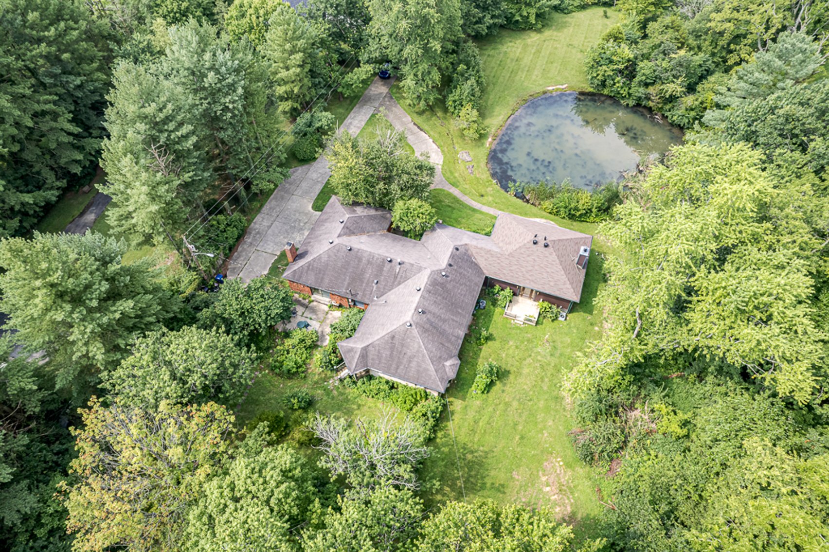 Image for Absolute Real Estate Auction in Crestwood