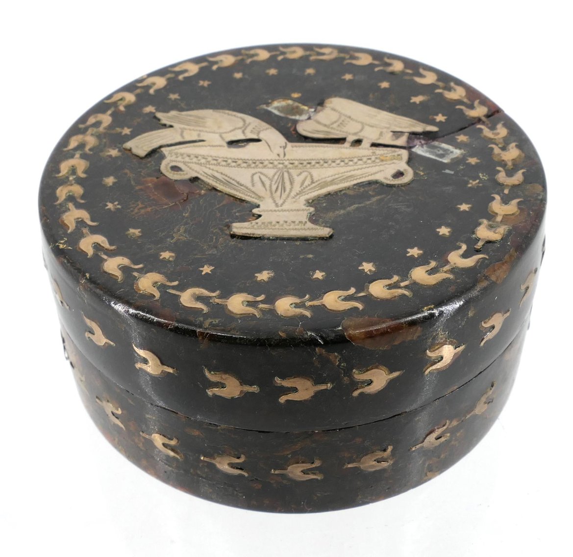 Image for Antiques Unveiled: Exquisite Auction Showcase