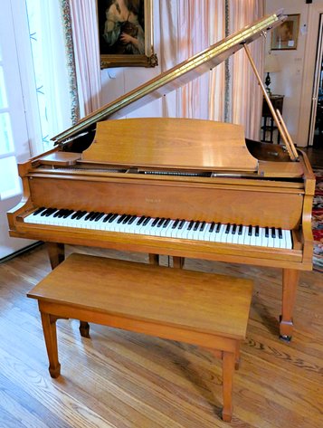 Image for Remarkable Estate Auction in Indian Hills: Fine Antiques & Luxury Decor