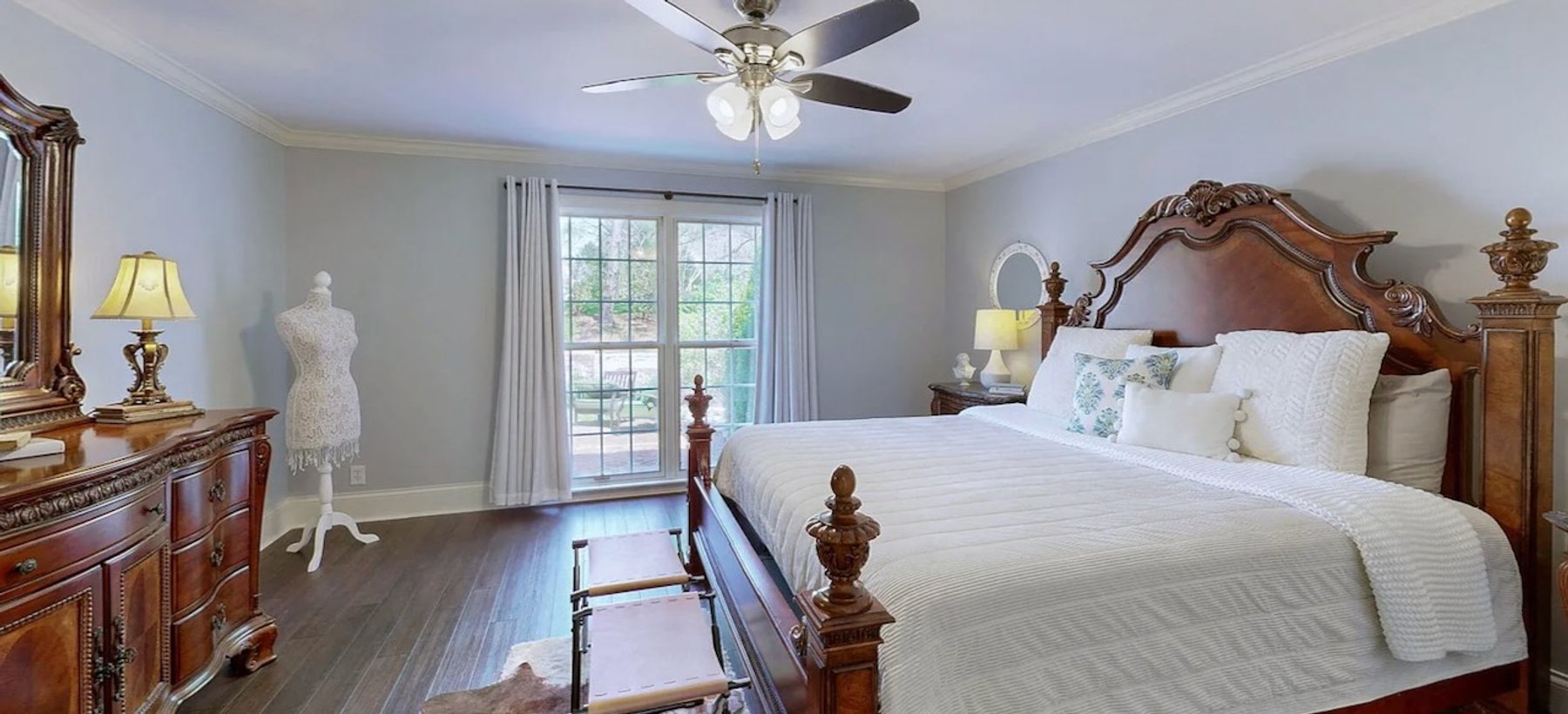 Image for Contemporary with Vintage Flair: Auction in Hunting Creek