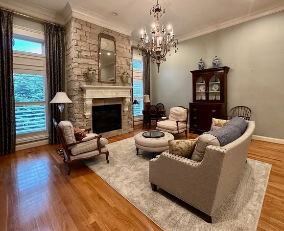 Image for Downsizing Auction in Valencia Villas