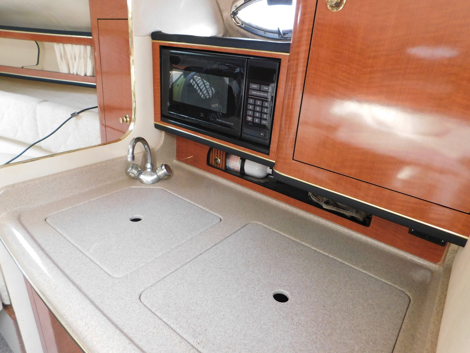 Image for 2001 Sea Ray Sundancer w/ 2024 Tarp Trailer