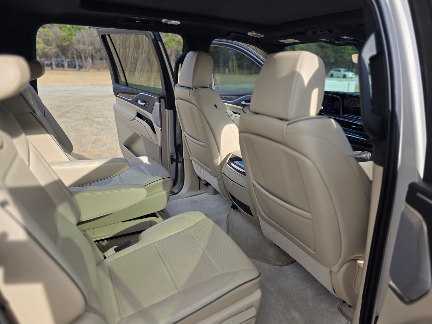 Image for Aston Martin, Escalade and Range Rovers!