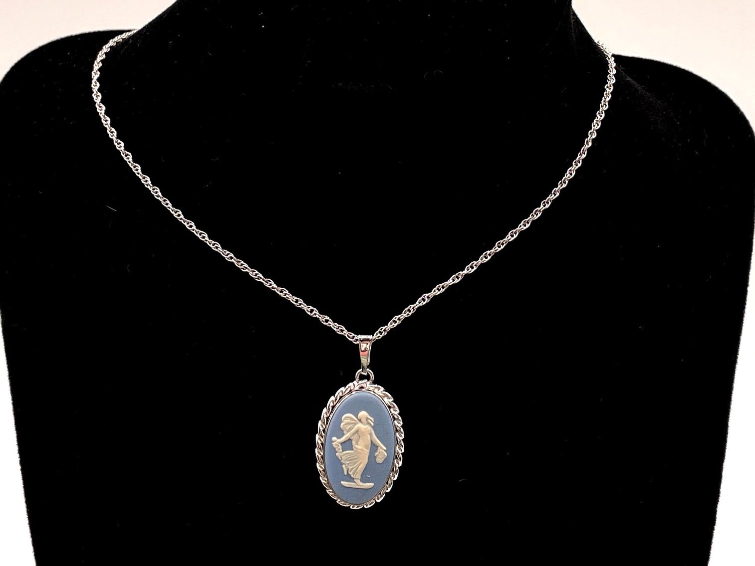 Image for 2025 Valentine's Day Fine and Costume Jewelry