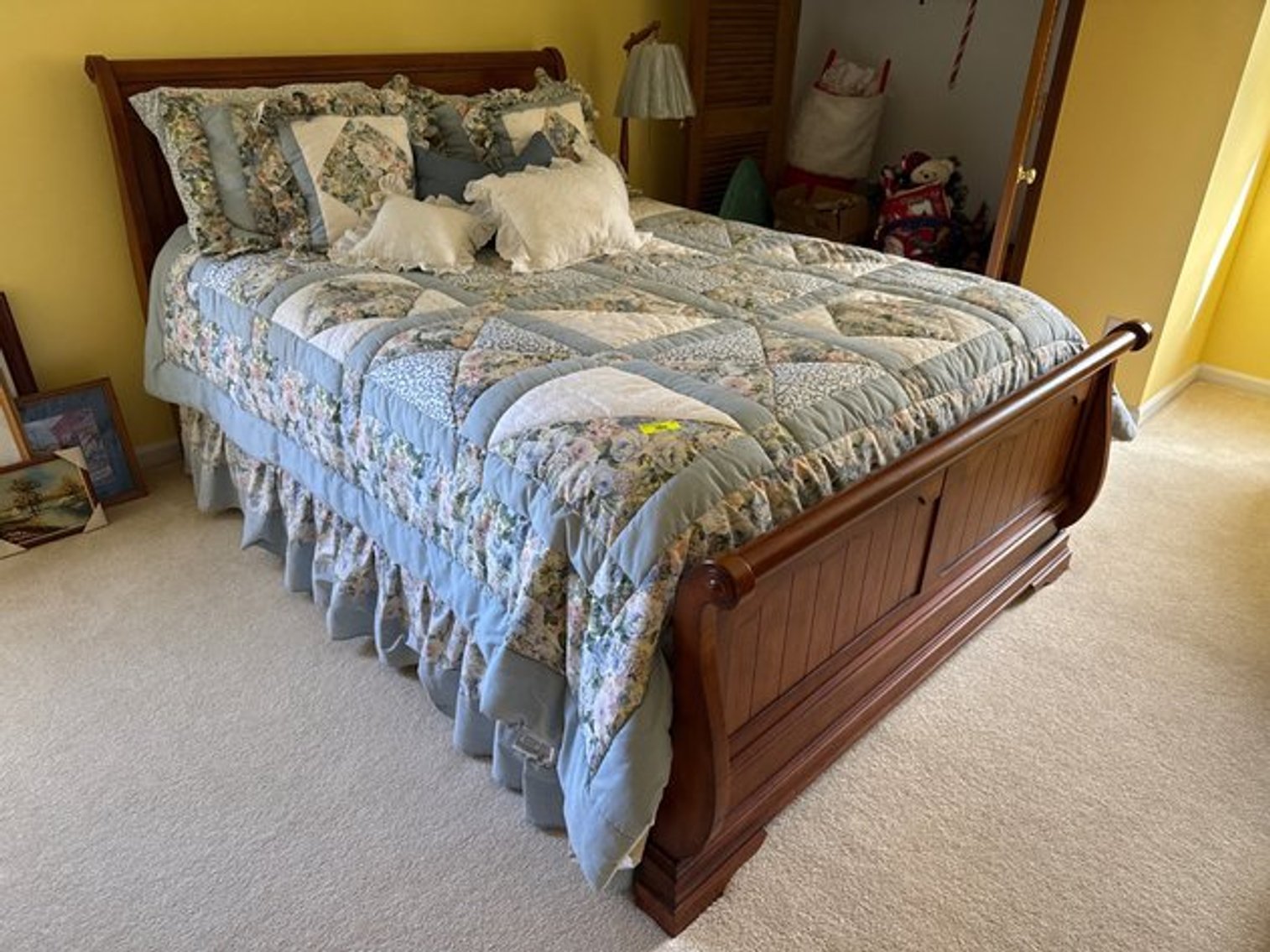 Image for Suerth Living Estate - Decorative and Christmas - Greer, SC