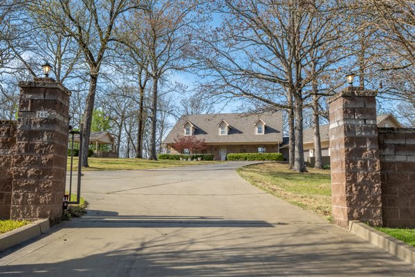 NO RESERVE 6± ACRE REAL ESTATE AUCTION – HOT SPRINGS, AR