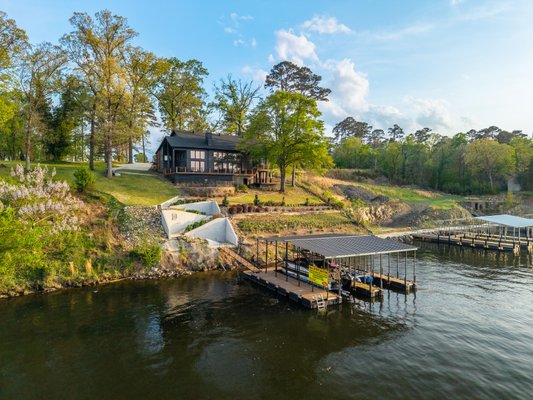 LAKE HAMILTON LUXURY HOME ABSOLUTE AUCTION – HOT SPRINGS, AR