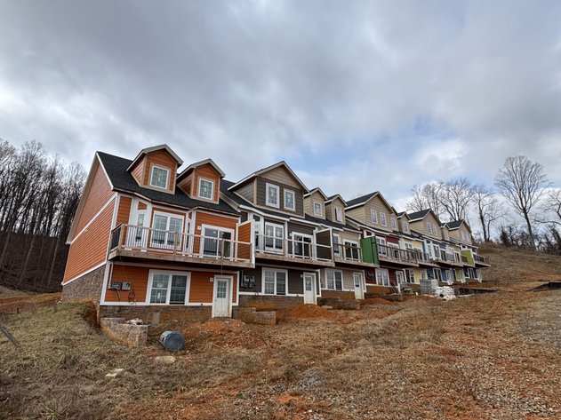 HONEYSUCKLE LANE  BRISTOL, VA 24201