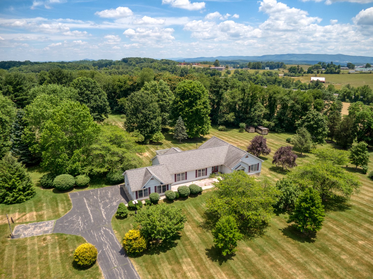 Image for Online and In Person Real Estate: 5308 Howery Road, Dublin, VA 24084