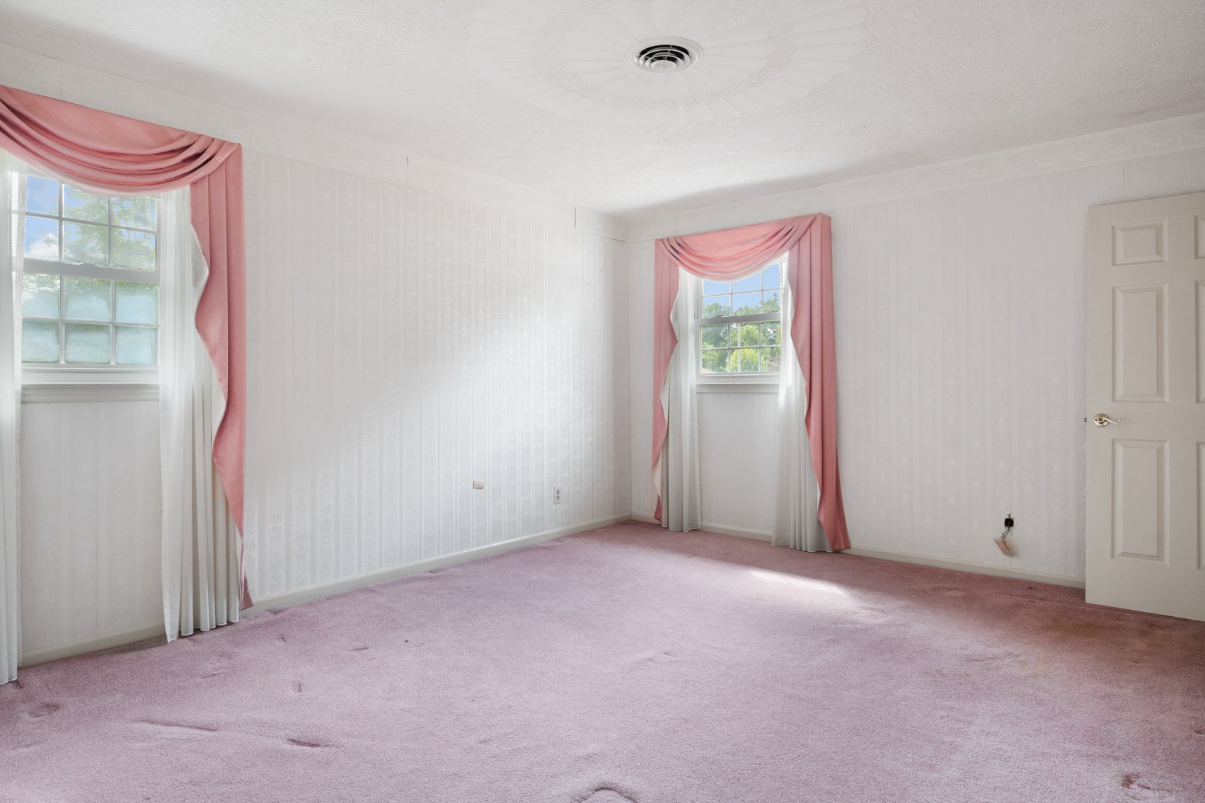 Image for Online and In Person Real Estate Auction: 1310 Hopkins Drive, Pulaski, VA 24301 October 18th, 2025 at 12 Noon