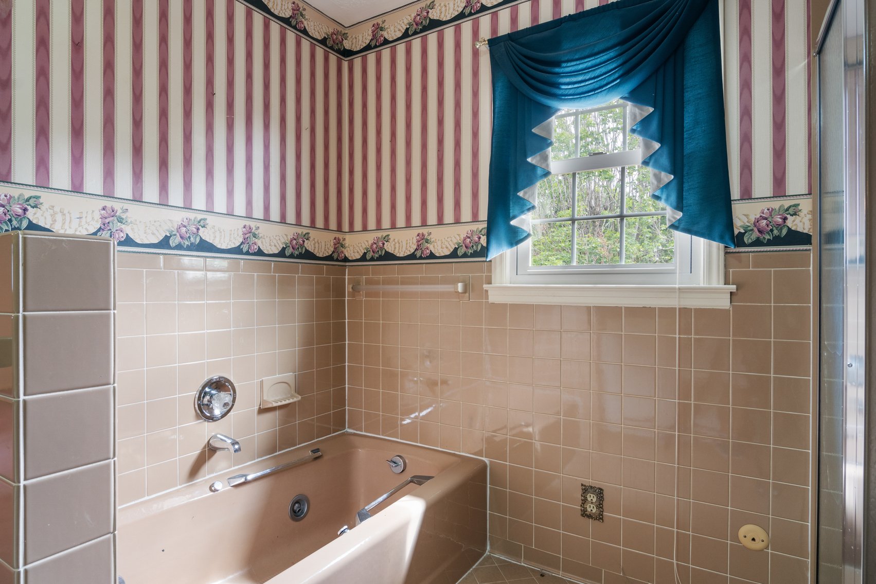 Image for Online and In Person Real Estate Auction: 1310 Hopkins Drive, Pulaski, VA 24301 October 18th, 2025 at 12 Noon