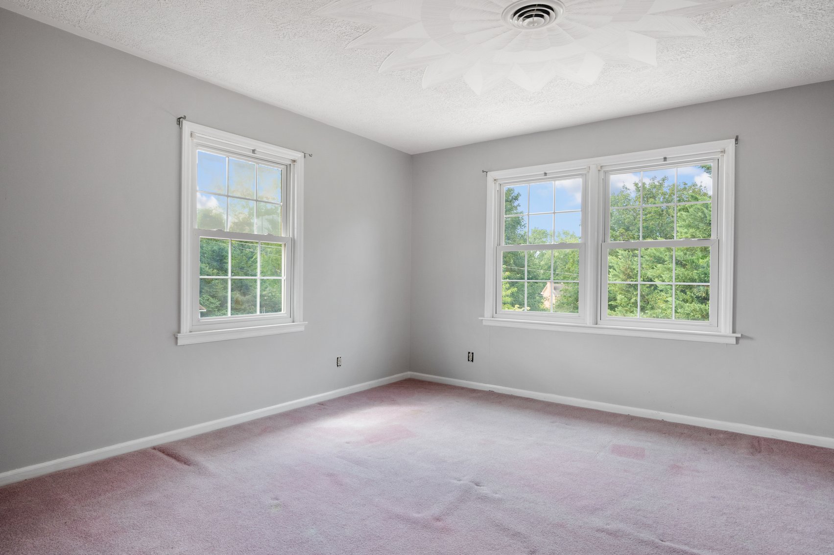 Image for Online and In Person Real Estate Auction: 1310 Hopkins Drive, Pulaski, VA 24301 October 18th, 2025 at 12 Noon