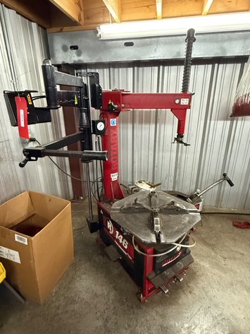 Image for Professional Auto Service Retirement Auction---Car Lifts,Tools, Service Trucks