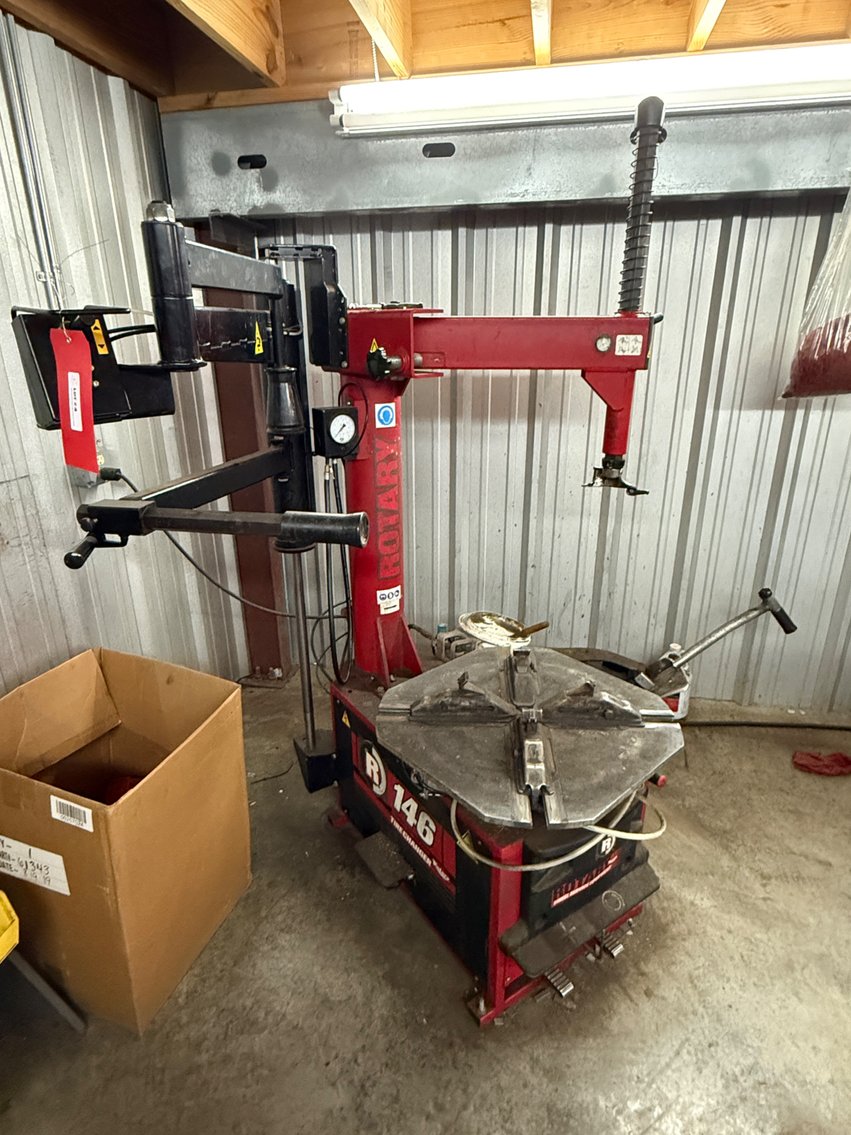 Image for Professional Auto Service Retirement Auction---Car Lifts,Tools, Service Trucks