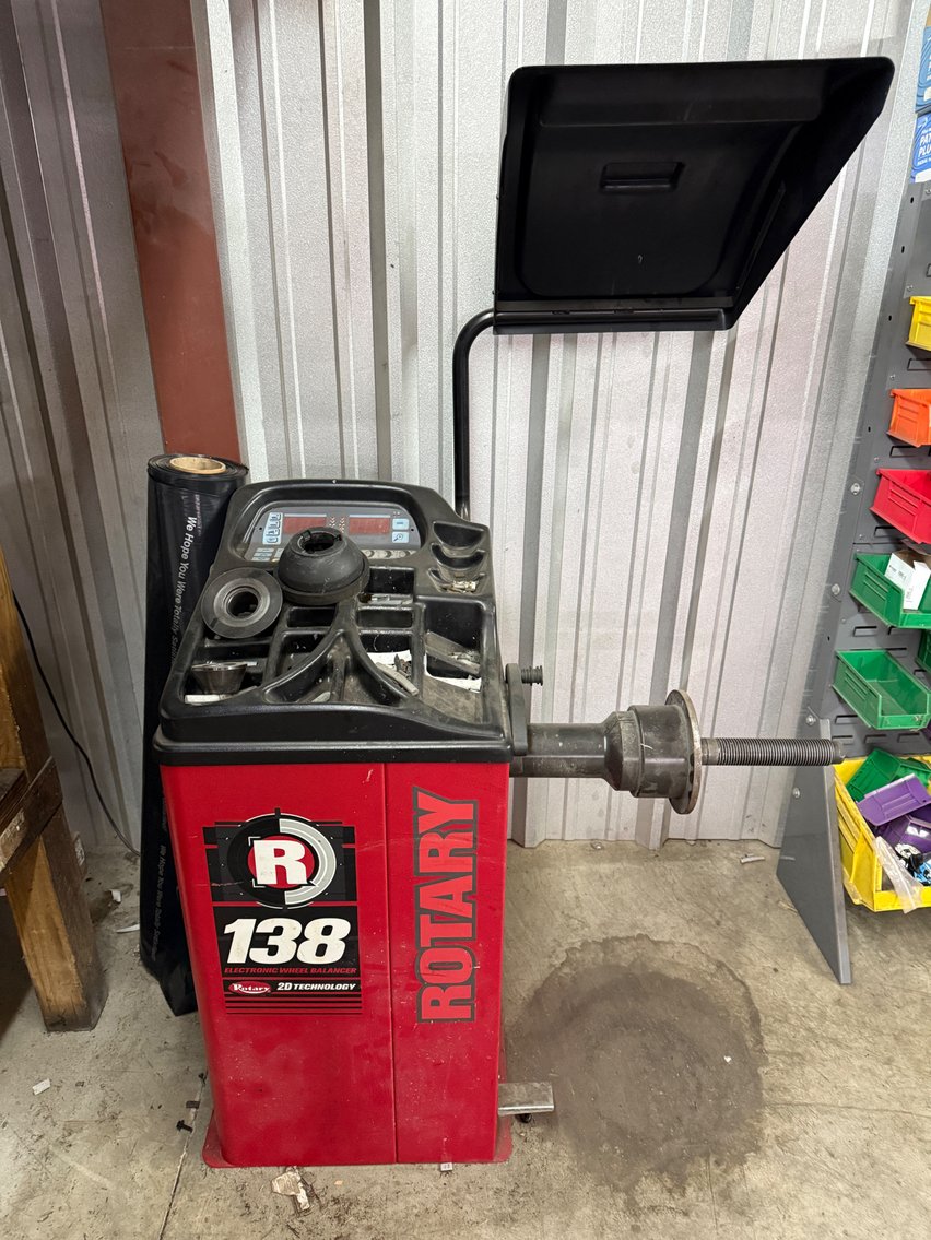 Image for Professional Auto Service Retirement Auction---Car Lifts,Tools, Service Trucks