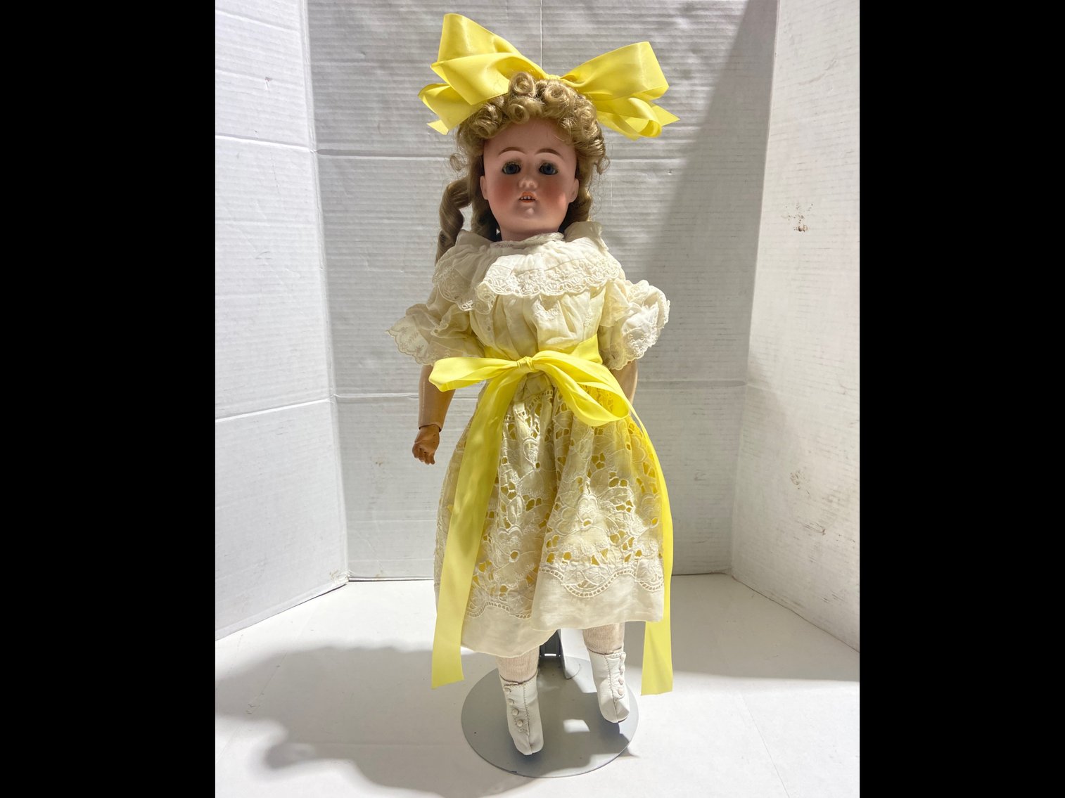 Image for New Year's Day LIVE Auction