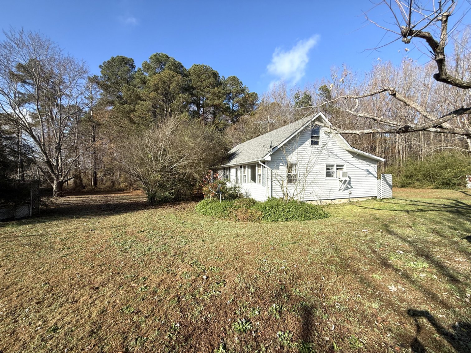 Image for SOLD: $181,610 (127% Over Appraisal) — 3 BR Home in Sutherland, VA