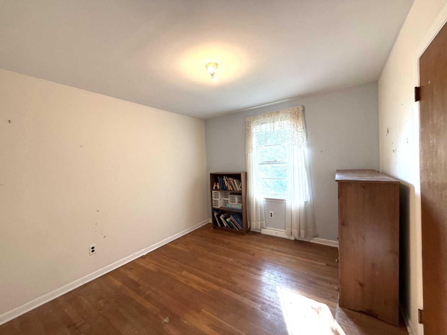 Image for SOLD: $181,610 (127% Over Appraisal) — 3 BR Home in Sutherland, VA