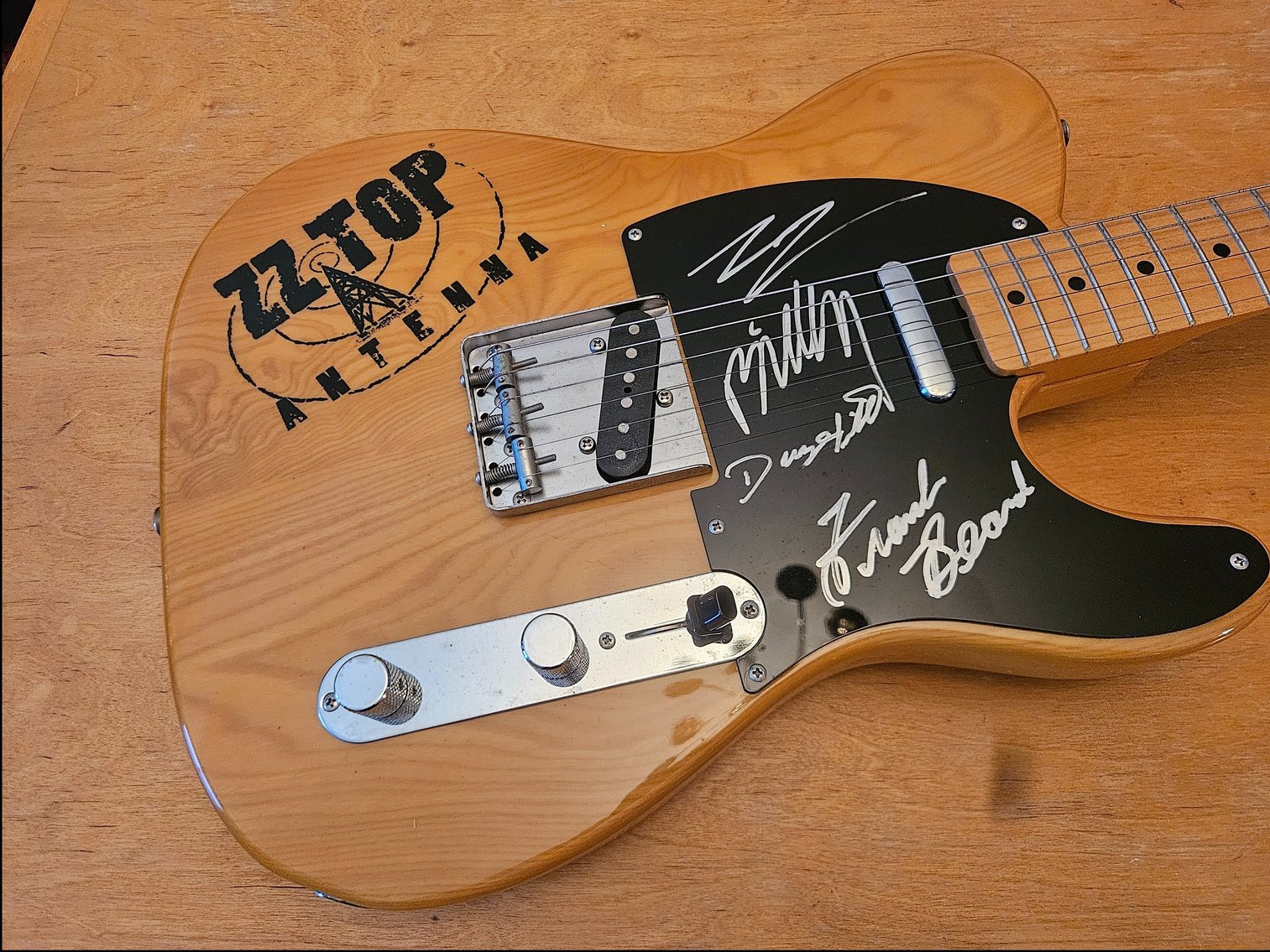 Image for Sold! Vinyl Vault 2: Rare Record & Signed Music Memorabilia Auction Results - $4,387 realized