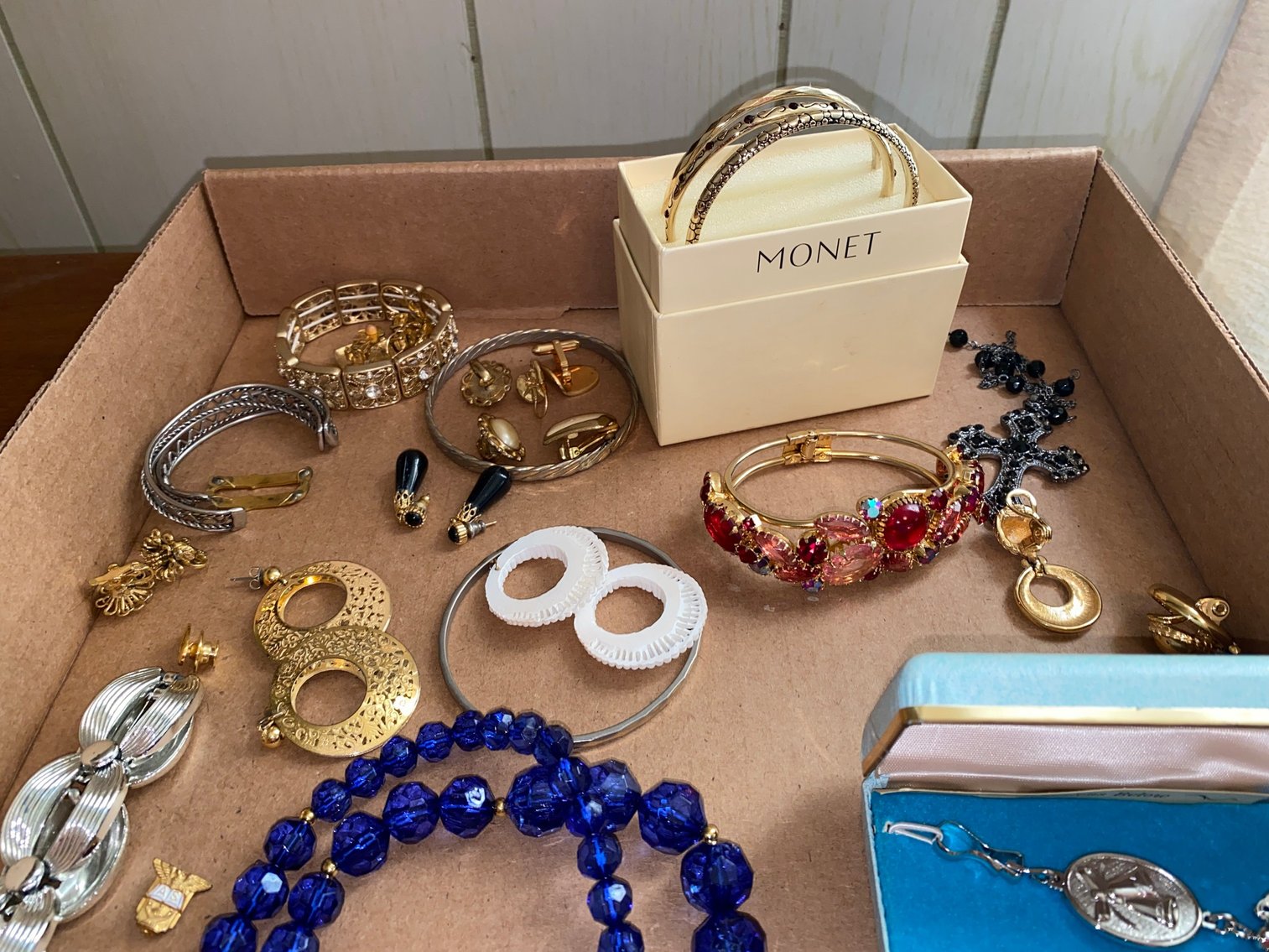 Image for Shinnston, WV – Tools, Hardware, Cookware, Furniture, and more!