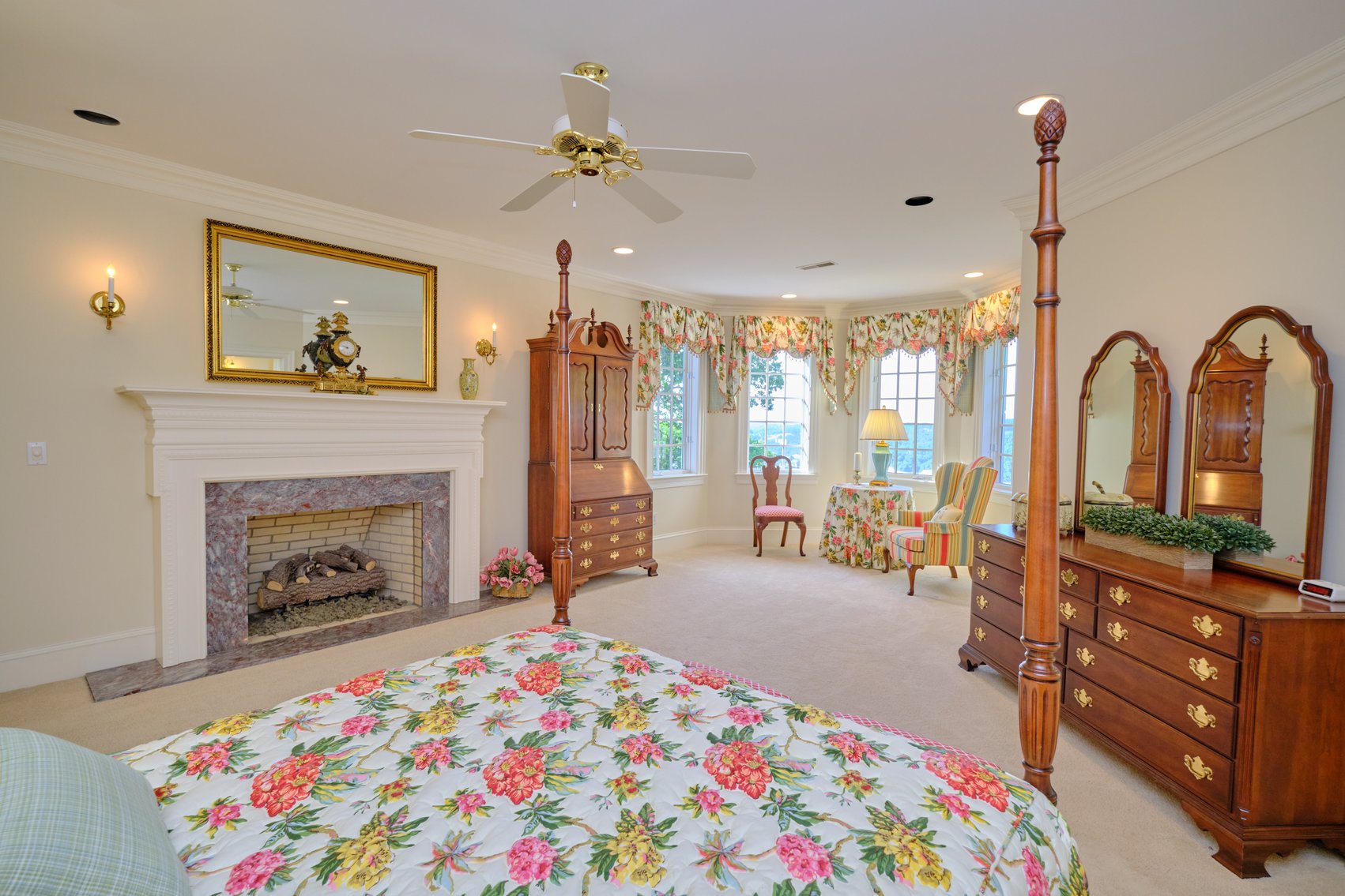 Image for SOLD $1,255,000 - 4 Bedroom Colonial Style Home