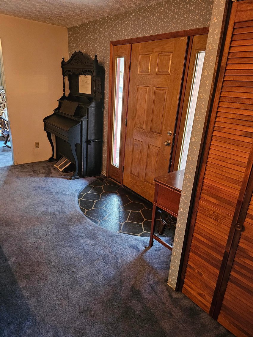 Image for Move-in Ready 4 Bedroom plus Additional 3 Bedroom