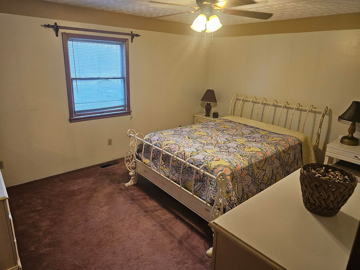 Image for Move-in Ready 4 Bedroom plus Additional 3 Bedroom