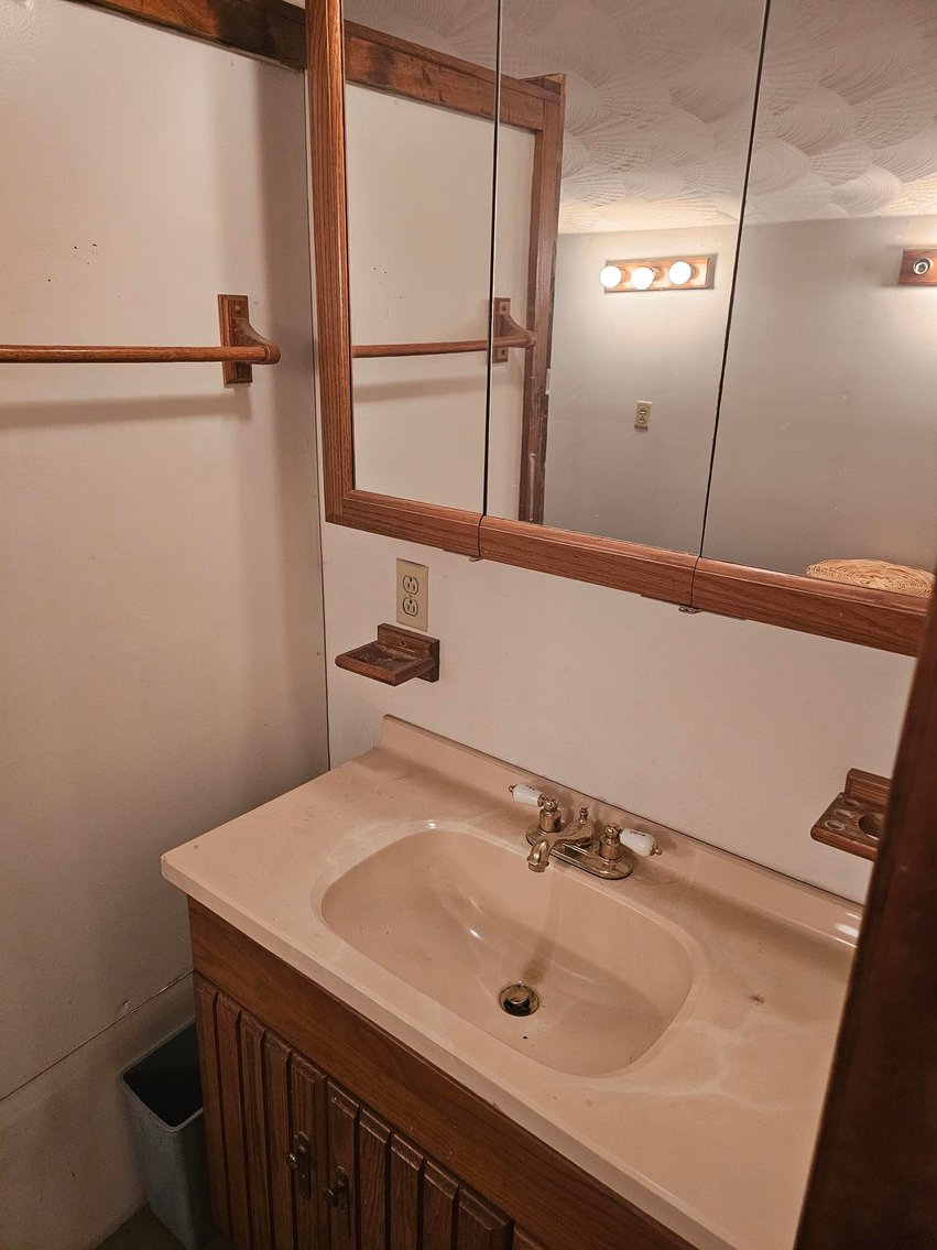 Image for Move-in Ready 4 Bedroom plus Additional 3 Bedroom