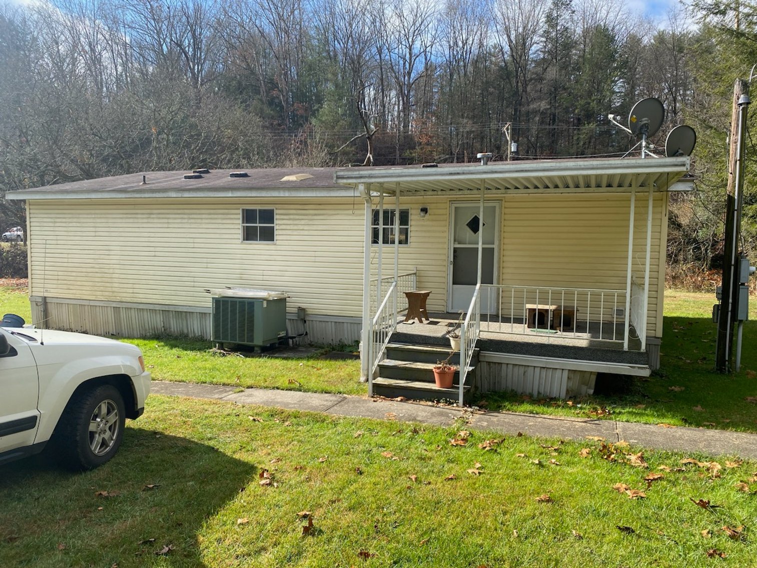 Image for Scarbro, WV – 1994 Double Wide 3BR Mobile Home – Sells to the Highest Bidder!