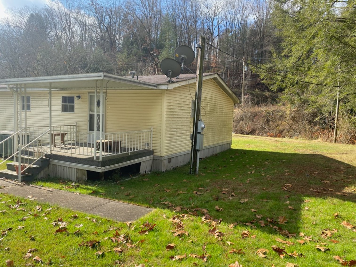 Image for Scarbro, WV – 1994 Double Wide 3BR Mobile Home – Sells to the Highest Bidder!