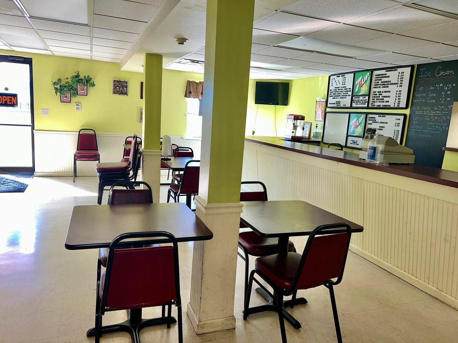 Image for SOLD $220,000 - Commercial Building with Two Apartments on a Major Thoroughfare