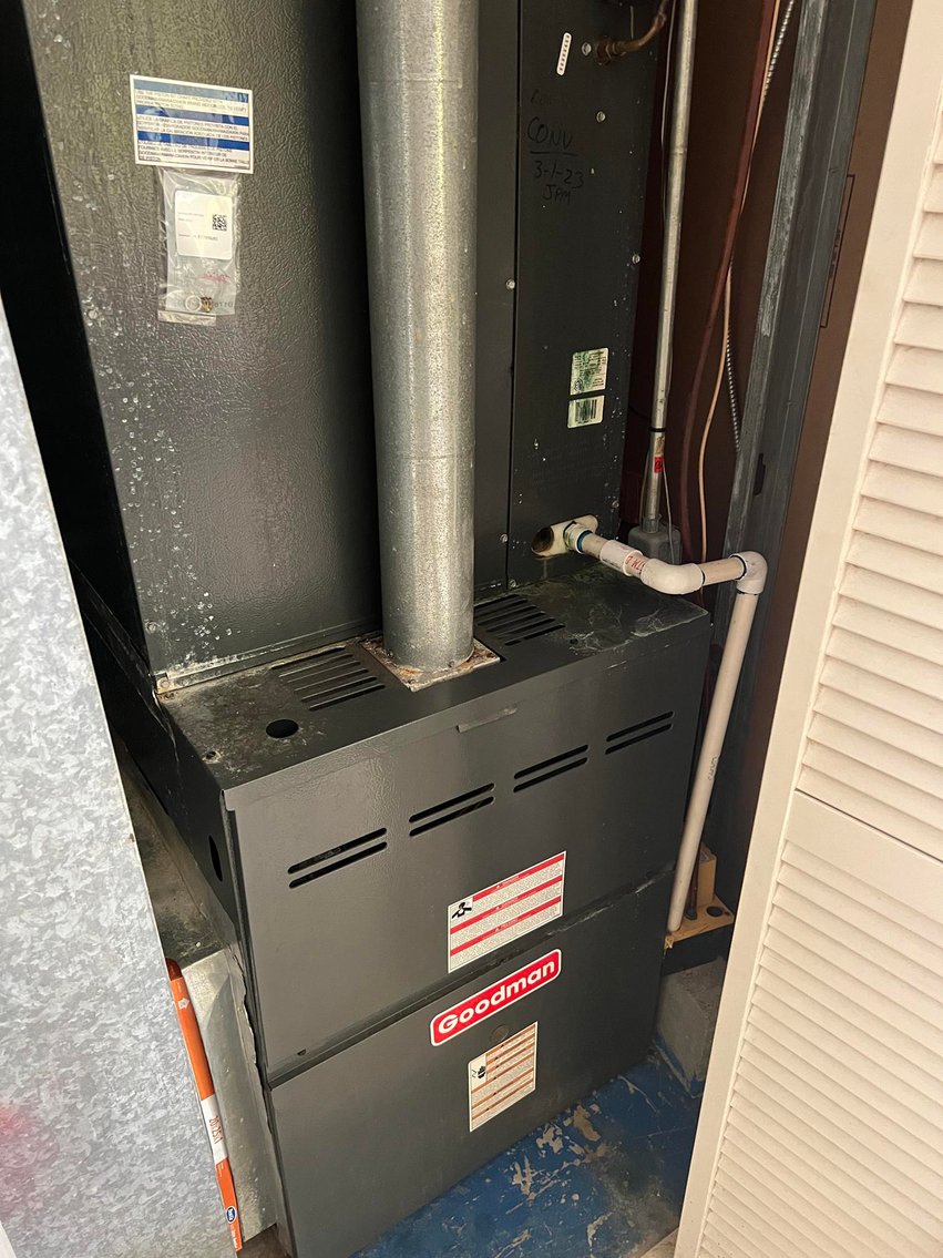 Image for SOLD $220,000 - Commercial Building with Two Apartments on a Major Thoroughfare