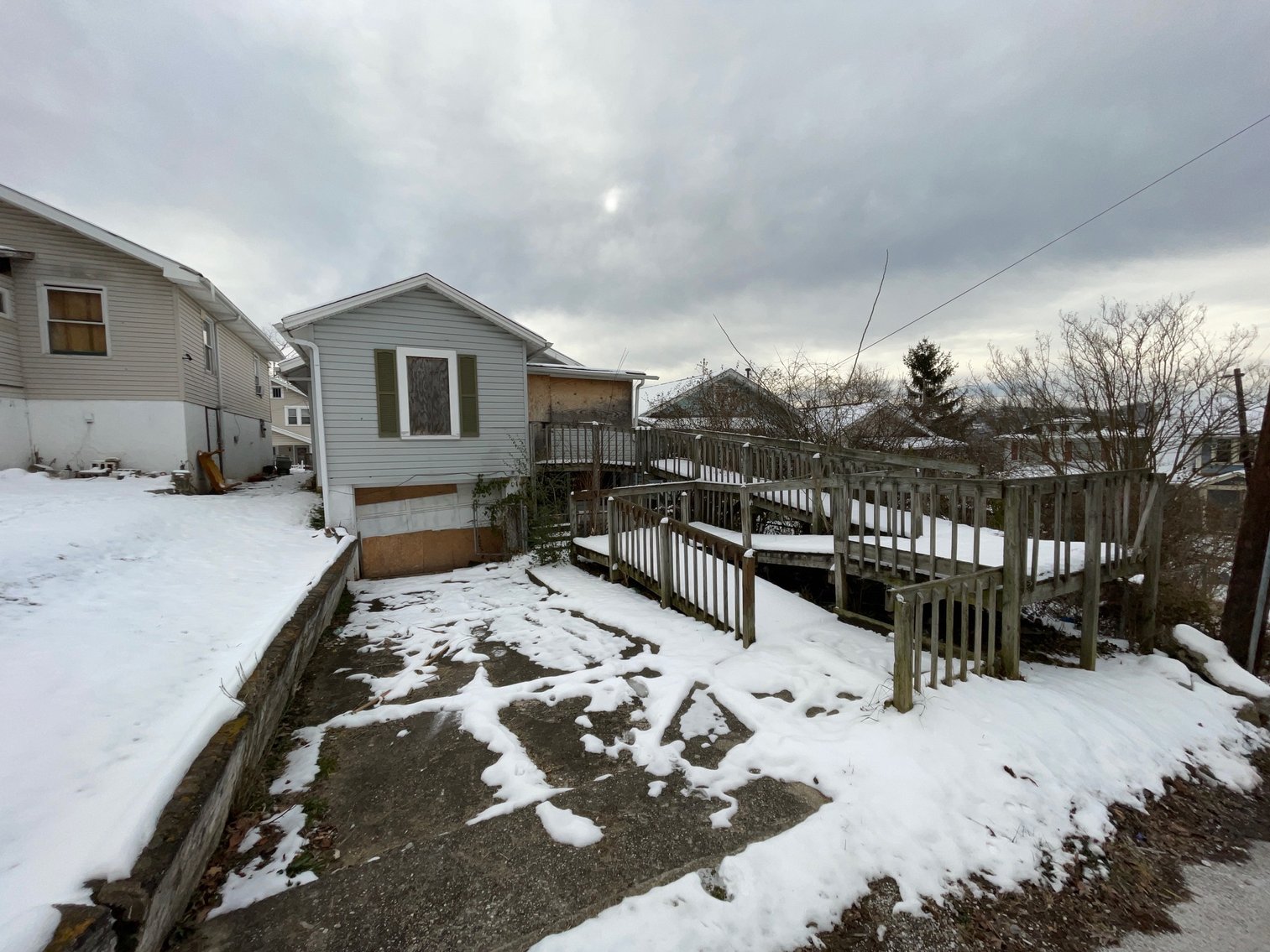 Image for SOLD $22,000 - 3 Bedroom Project Home in Charleston