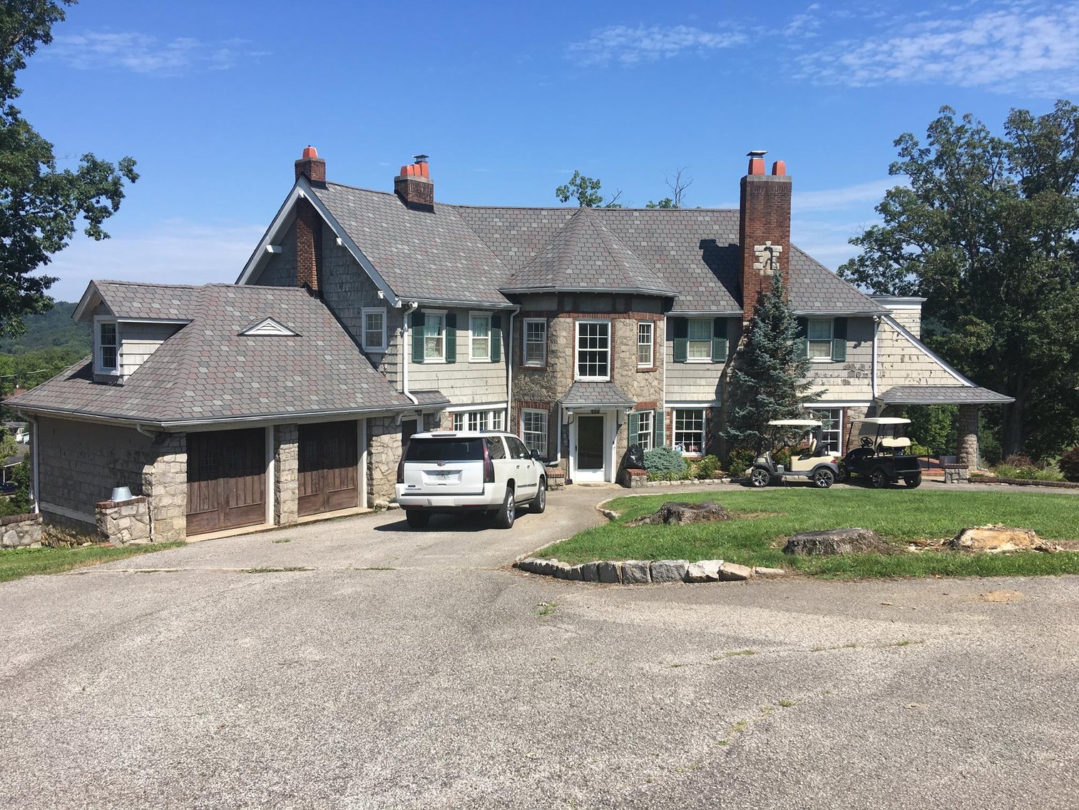 Image for SOLD $467,500 - 5 Bedroom House on Guyan Golf Course