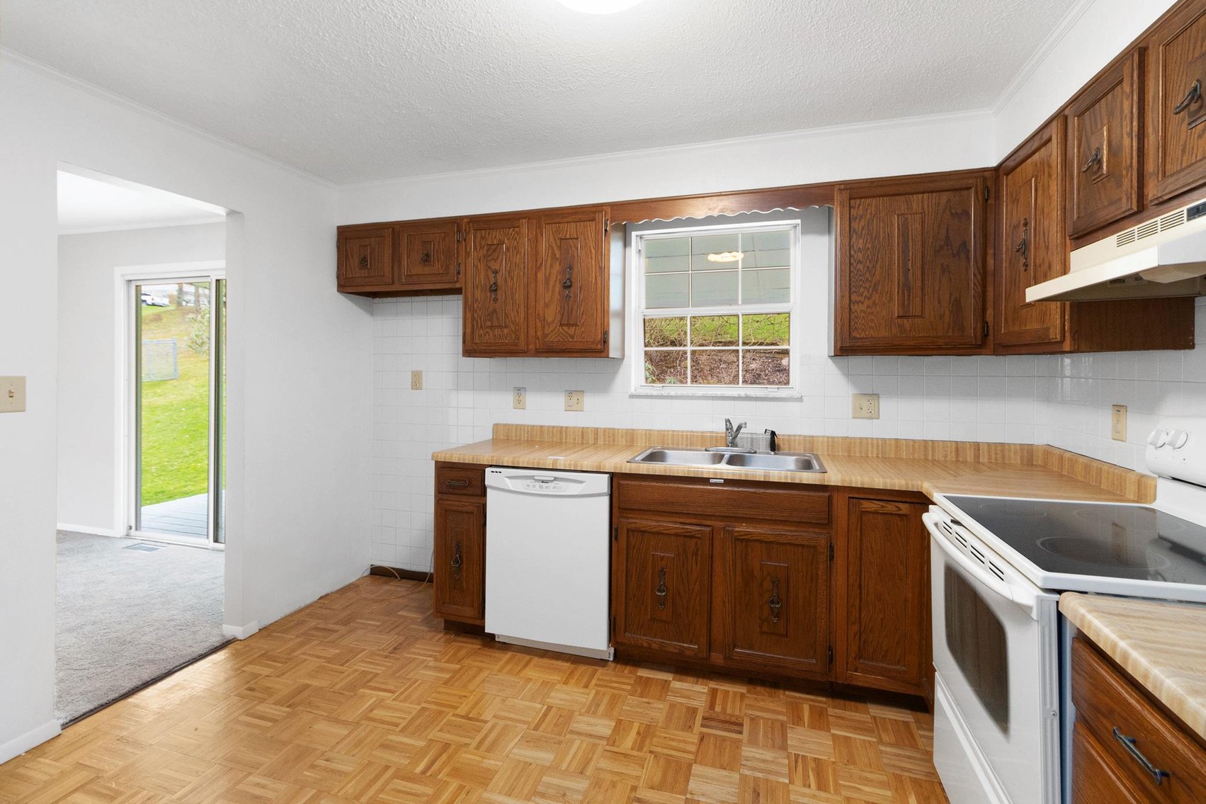 Image for Spacious, Move-in Ready 3 Bedroom in Fairmont