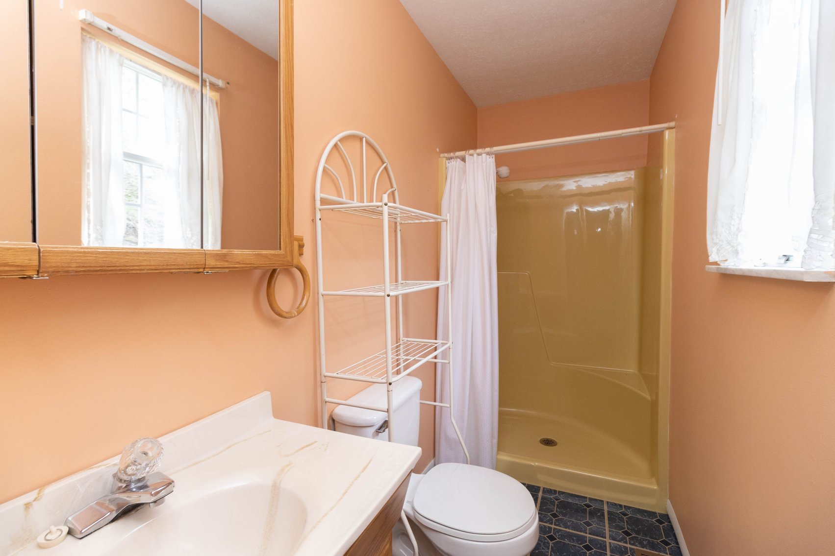 Image for Spacious, Move-in Ready 3 Bedroom in Fairmont