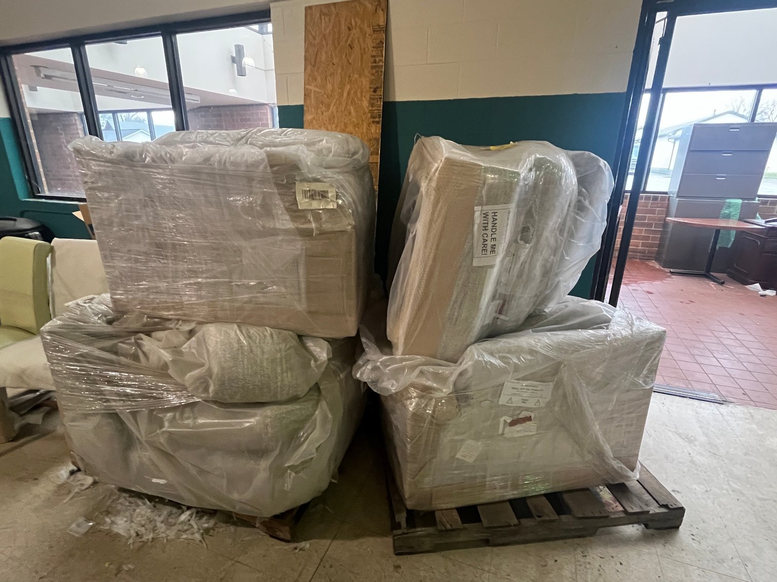 Image for St Albans, WV – Warehouse Liquidation Auction! Toyota Fork Lifts, Warehouse Carts, Pallets of Merchandise, and More!