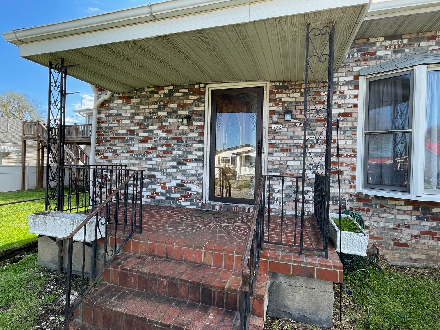 Image for SOLD $77,000 - Antique Brick 4 Bedroom Tri-Level Home