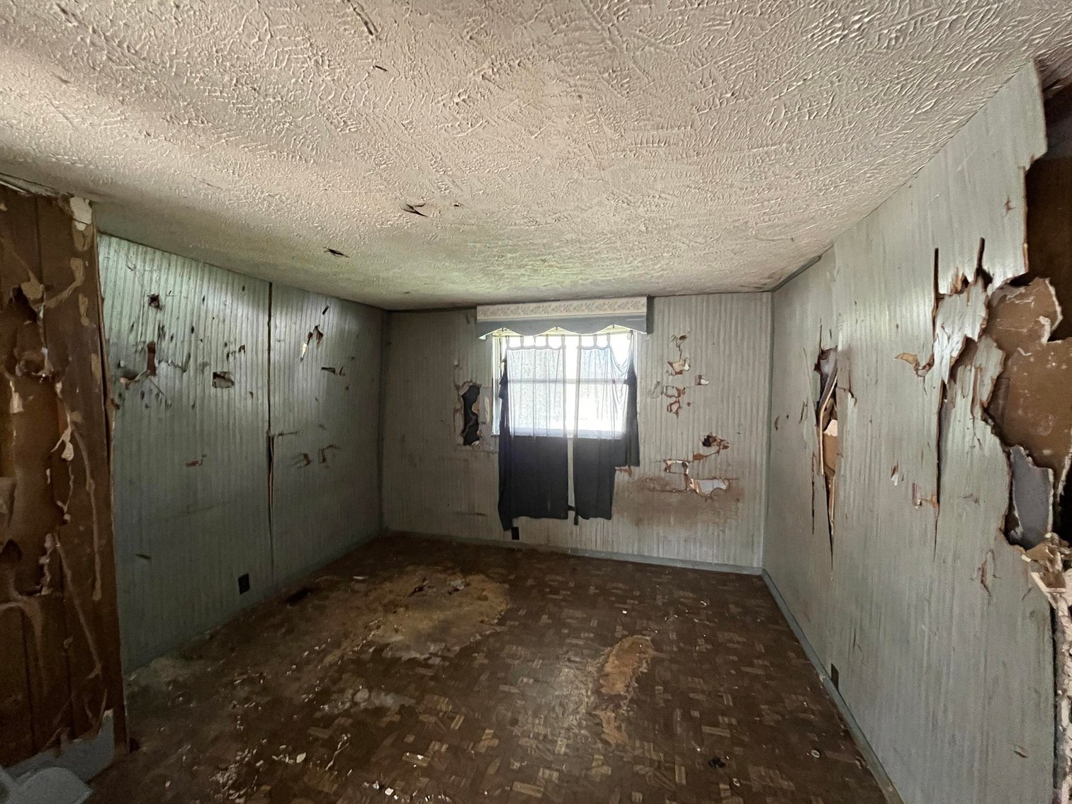 Image for SOLD $73,700 - 3 Bedroom in Morgantown Selling to the Highest Bidder