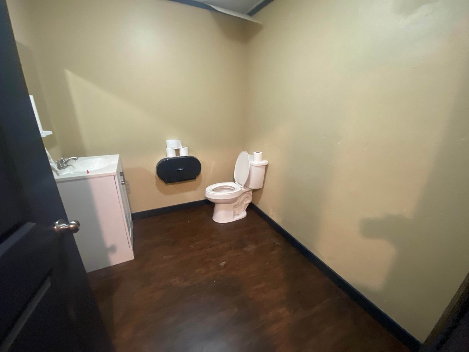 Image for SOLD $33,550 - Versatile Commercial Building in Downtown Kingwood