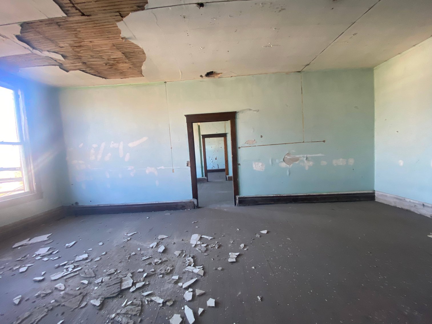 Image for SOLD $33,550 - Versatile Commercial Building in Downtown Kingwood