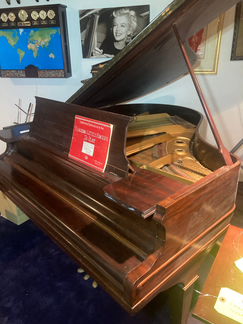 Image for Washington, PA - Lifelong Collection of Art, Memorabilia, and Household Items, and more!