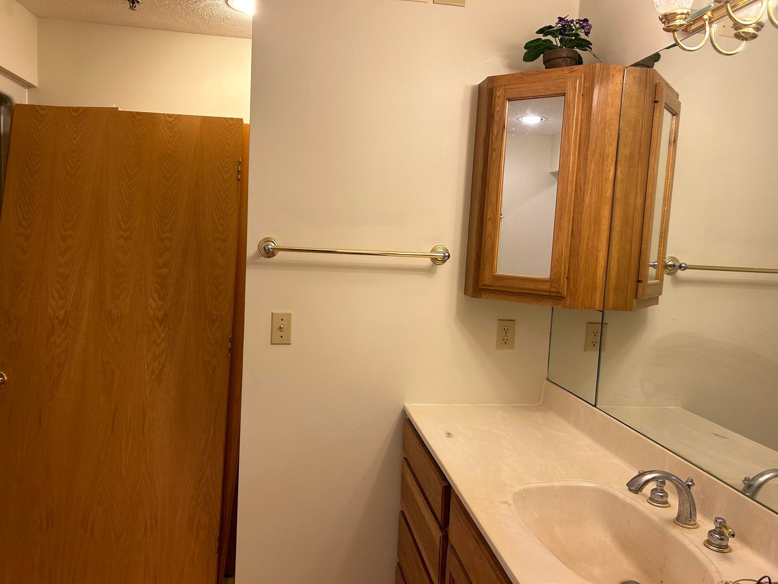 Image for SOLD $841,500 - Spacious Mixed-Use Building in Suncrest